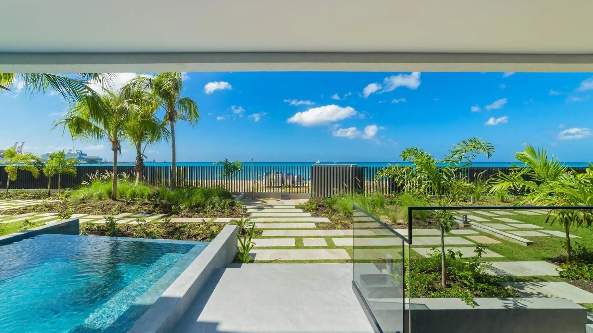 Casa vacanze Allure 502, Beachfront Penthouse By Zenbreak Barbados