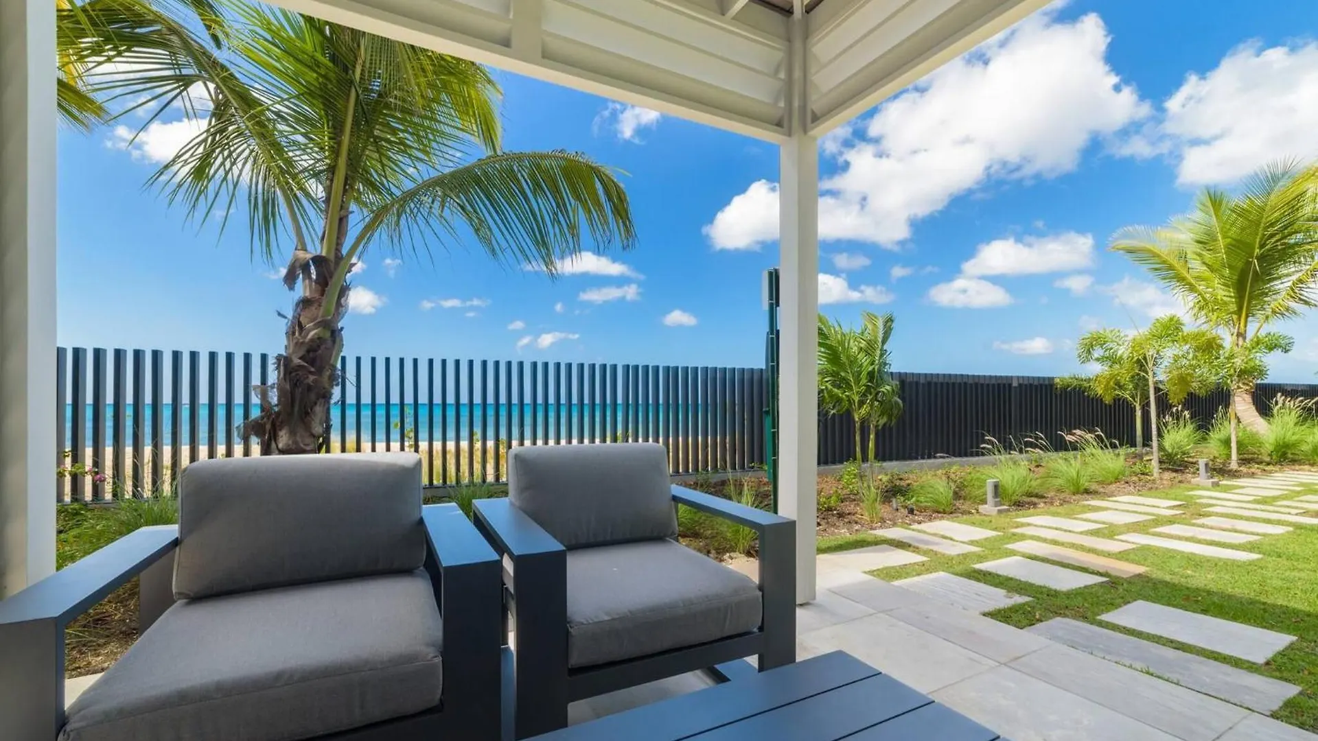 Allure 502, Beachfront Penthouse By Zenbreak Casa vacanze