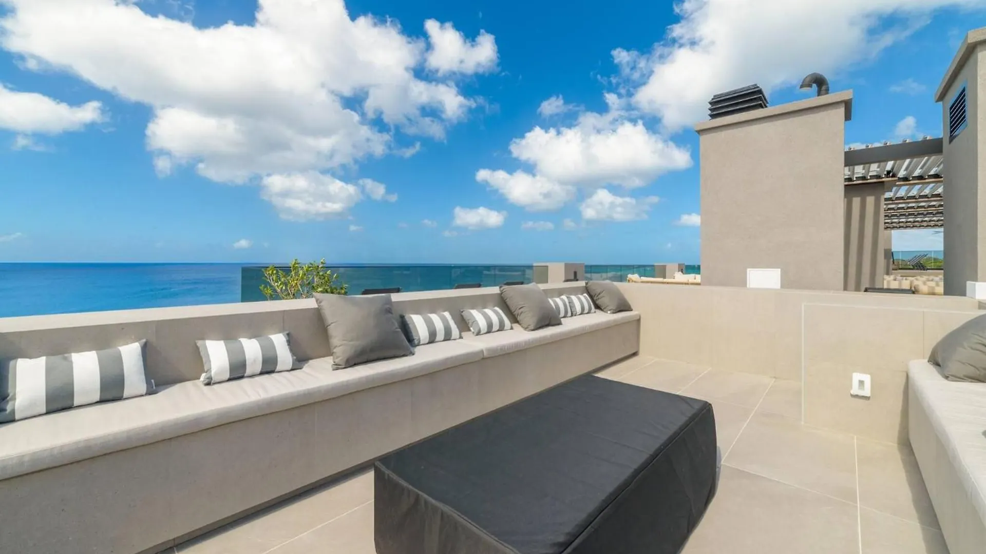 Casa vacanze Allure 502, Beachfront Penthouse By Zenbreak