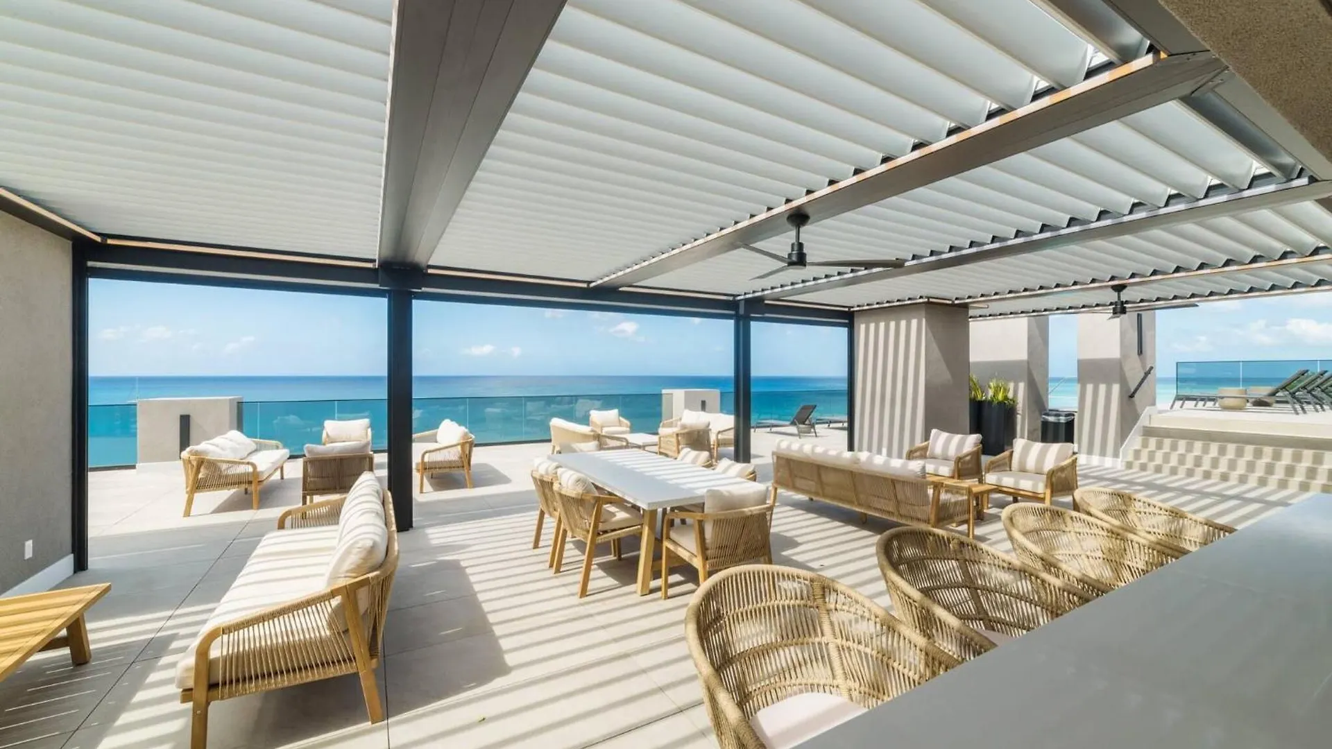 Casa vacanze Allure 502, Beachfront Penthouse By Zenbreak